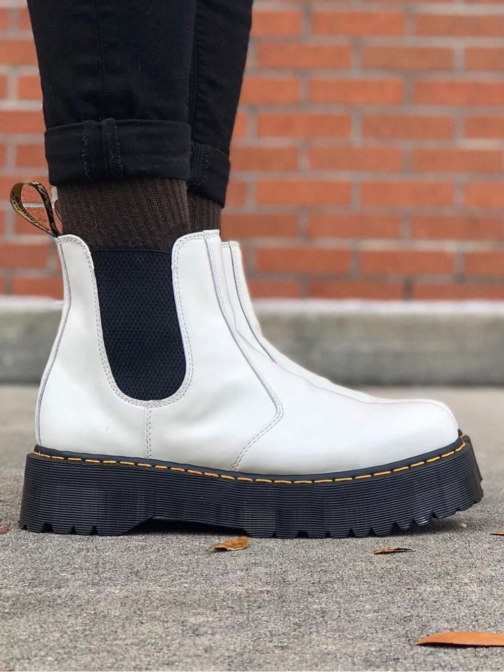Dr. Martens 2976 QUAD PLATFORM CHELSEA BOOTS - Picture 4 of 12